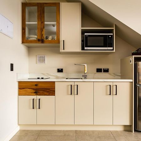 Pebble Beach Motor Inn Napier Extérieur photo A small kitchen