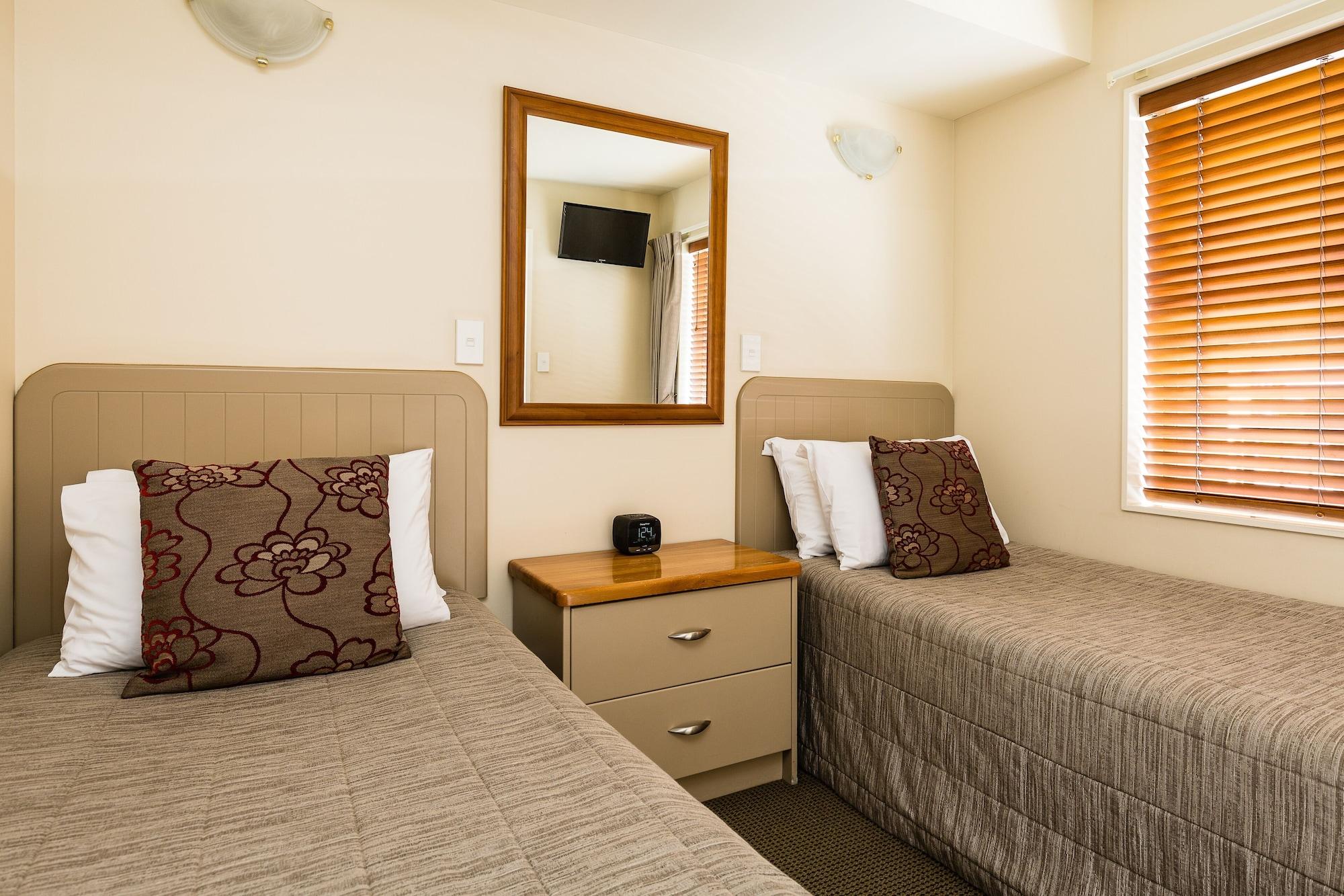 Pebble Beach Motor Inn Napier Extérieur photo A typical motel room