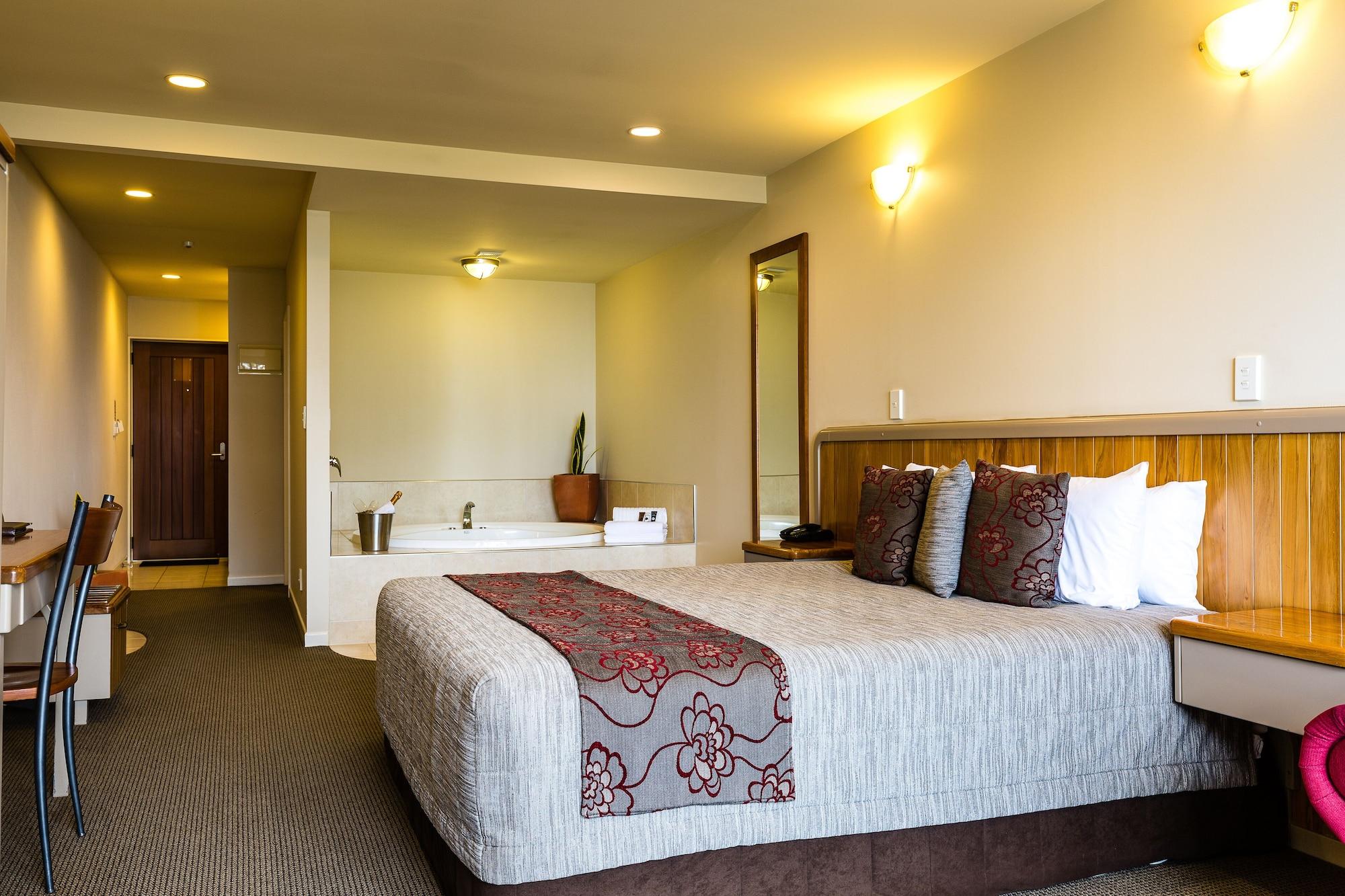 Pebble Beach Motor Inn Napier Extérieur photo A typical motel room