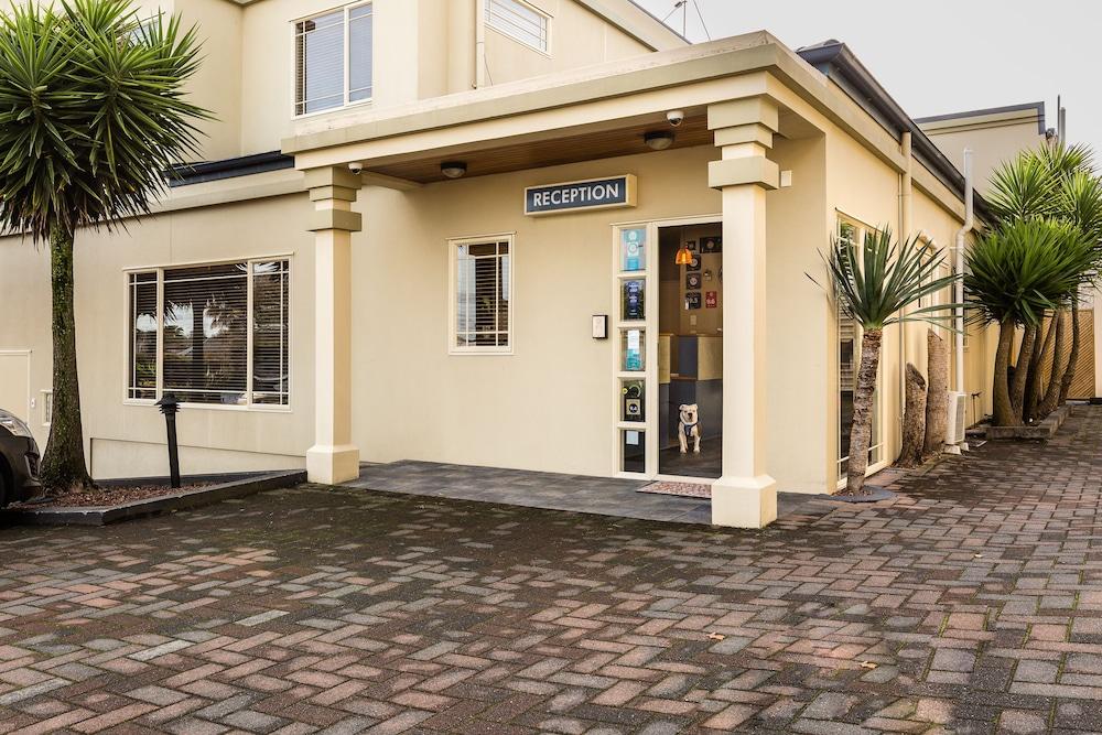 Pebble Beach Motor Inn Napier Extérieur photo Reception at the hotel