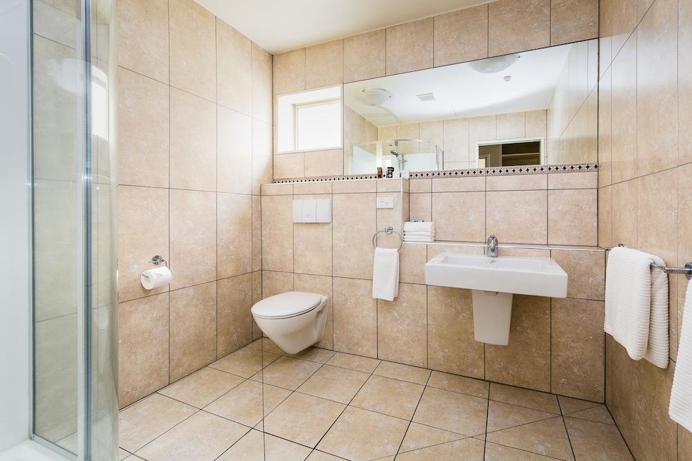 Pebble Beach Motor Inn Napier Extérieur photo Bathroom