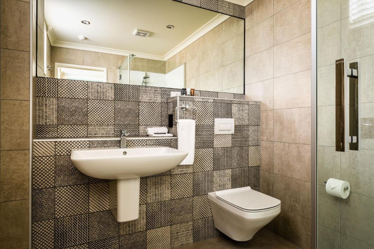 Pebble Beach Motor Inn Napier Extérieur photo Bathroom