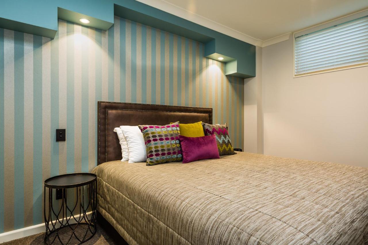 Pebble Beach Motor Inn Napier Extérieur photo A bedroom