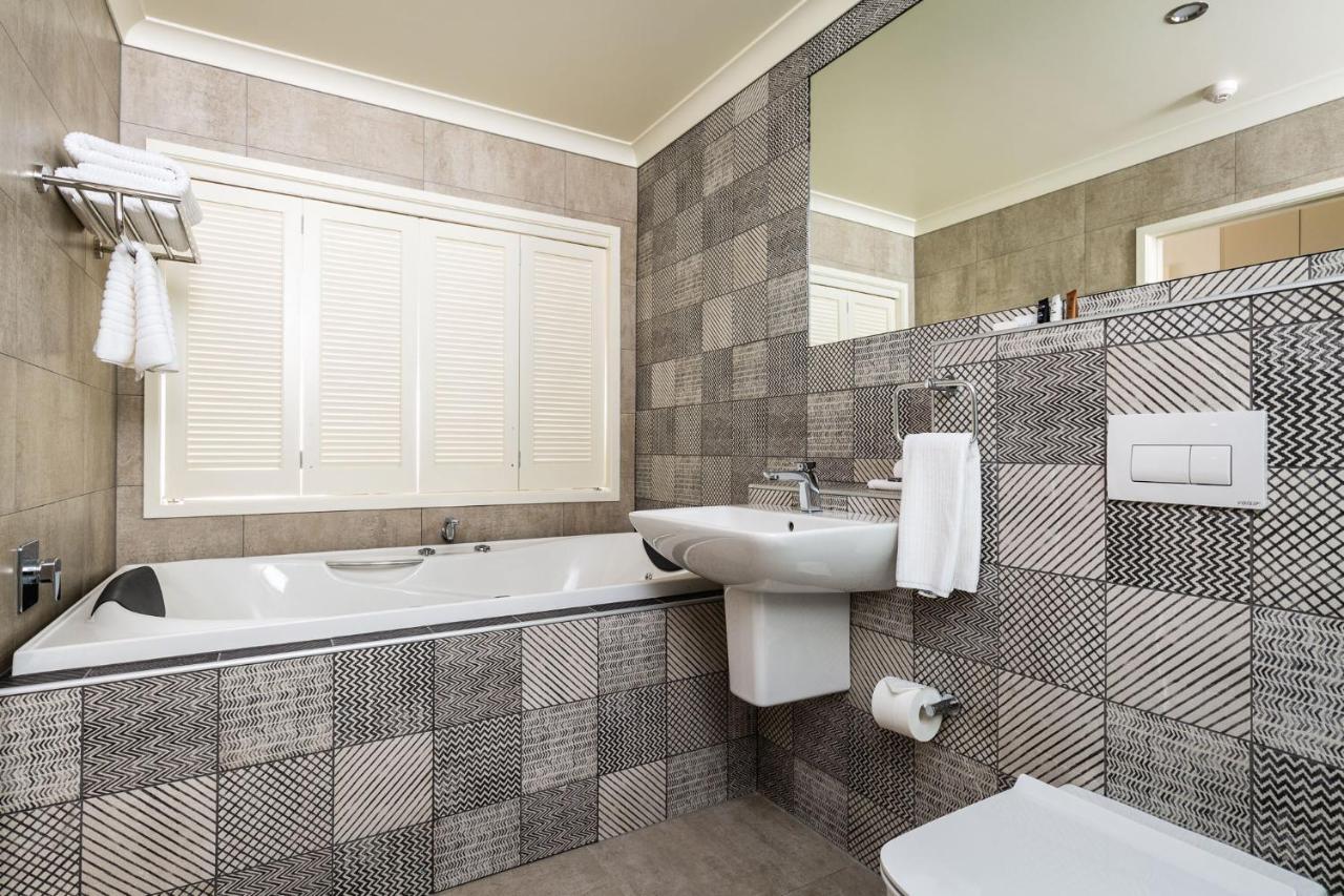 Pebble Beach Motor Inn Napier Extérieur photo Bathroom